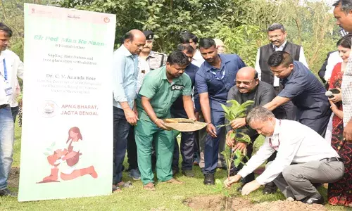 അമ്മയ്ക്ക് ഒരു മരം പദ്ധതിക്ക് കര്‍മരൂപം നല്‍കി ഗവര്‍ണര്‍ പദവിയില്‍ സി വി ആനന്ദബോസ് മൂന്നാം വര്‍ഷത്തിലേക്ക്; വംഗനാടിന് ഉണര്‍വേകുന്ന സര്‍ഗാത്മക  - ക്രിയാത്മക  സംരംഭങ്ങള്‍ക്കും തുടക്കം