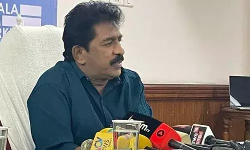 ചില മലയാളം സീരിയലുകള്‍ എന്‍ഡോസര്‍ഫാന്‍ പോലെ; സമൂഹത്തിന് മാരകം; സിനിമയും സീരിയലും വെബ് സീരിസുമെല്ലാം ഒരു വലിയ ജനസമൂഹത്തെയാണ് കൈകാര്യം ചെയ്യുന്നത്, അത് പാളിയാല്‍ ഒരു ജനതയെ തന്നെ ബാധിക്കും; സിനിമ പോലെ സീരിയലുകള്‍ക്കും സെന്‍സറിങ് വേണം; പ്രേംകുമാര്‍