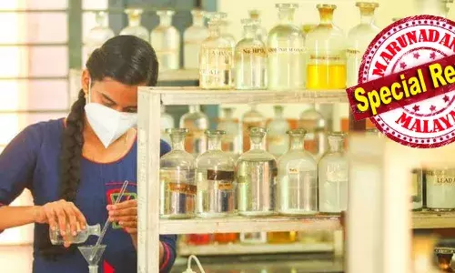 കേന്ദ്രത്തിന്റെ പി.എം. ശ്രീ പദ്ധതിയുടെ ധാരണാപത്രം ഒപ്പിട്ടില്ല; എല്ലാ വര്‍ഷവും ലഭിക്കുന്ന ഗ്രാന്റ് മുടക്കി; ഹയര്‍ സെക്കന്‍ഡറി സ്‌കൂളിലെ ലാബുകളില്‍ രാസവസ്തുക്കള്‍ വാങ്ങാന്‍ കാശില്ല; പിടിഎ ഫണ്ടിലെ കുറവ് വലിയ പ്രതിസന്ധിക്ക് കാരണം; കുട്ടികള്‍ ലാബില്‍ കയറുന്നത് പേരിന് മാത്രം