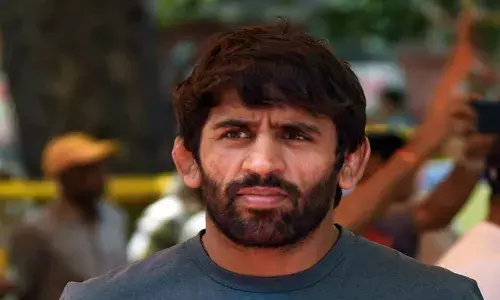 ഗുസ്തിതാരം ബജ്രംഗ് പൂനിയക്ക് നാലുവര്‍ഷം വിലക്ക്; നടപടി ഉത്തേജകപരിശോധനയ്ക്ക് വിസമ്മതിച്ചതിനും സാംപിള്‍ നല്‍കാത്തതിനും