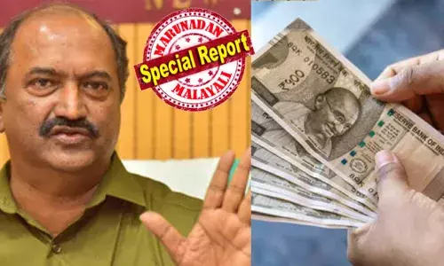 ക്ഷേമ പെന്‍ഷന്റെ പേരിലും വന്‍ തട്ടിപ്പ്; 1458 സര്‍ക്കാര്‍ ജീവനക്കാര്‍ അനധികൃതമായി പെന്‍ഷന്‍ കൈപ്പറ്റുന്നു; ഹയര്‍ സെക്കണ്ടറി അധ്യാപകര്‍, കോളേജ് അസിസ്റ്റന്റ് പ്രൊഫസര്‍മാര്‍, ഗസറ്റഡ് ഉദ്യോഗസ്ഥര്‍ വരെ ക്ഷേമ പെന്‍ഷന്‍ വാങ്ങുന്നവരുടെ പട്ടികയില്‍; കണ്ടെത്തല്‍ ധനവകുപ്പിന്റെ പരിശോധനയില്‍; കര്‍ശന നടപടിയെന്ന് മന്ത്രി