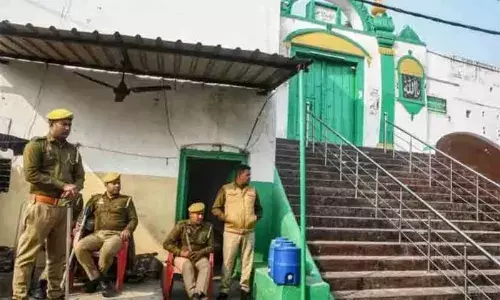 സംഭലിലേക്ക് പോകാന്‍ ശ്രമിച്ച മുസ്‌ലിം ലീഗ് എം.പിമാരെ യു.പി പൊലീസ് തടഞ്ഞു; പോലീസുമായി സംഘര്‍ഷത്തിന് ഇല്ലെന്ന് വ്യക്തമാക്കി ഇ ടി മുഹമ്മദ് ബഷീറും സംഘവും