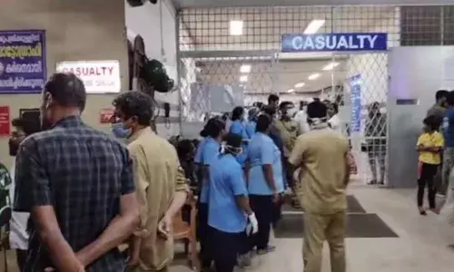 കൊച്ചിയില്‍ വിനോദയാത്രയ്‌ക്കെത്തിയ സ്‌പെഷ്യല്‍ സ്‌കൂള്‍ കുട്ടികളടക്കം 75 പേര്‍ക്കു ഭക്ഷ്യ വിഷബാധ; അസ്വസ്ഥത പ്രകടിപ്പിച്ച കുട്ടികള്‍ ആശുപത്രിയില്‍