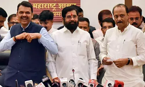 കേന്ദ്രമന്ത്രി സ്ഥാനത്തിനൊപ്പം സുപ്രധാന വകുപ്പുകള്‍ക്കായി ഷിന്‍ഡെയുടെ സമ്മര്‍ദം; ഉപമുഖ്യമന്ത്രി പദവും ധനകാര്യവകുപ്പും വേണമെന്ന് അജിത് പവാര്‍; മഹായുതി നേതാക്കള്‍ ഡല്‍ഹിയില്‍; അമിത് ഷായുമായി നിര്‍ണായക കൂടിക്കാഴ്ച