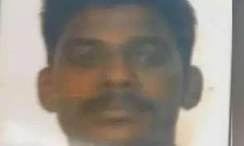 ലോറിക്കുള്ളിൽ ഡ്രൈവറെ മരിച്ച നിലയിൽ കണ്ടെത്തി; ഹൃദയാഘാതം മൂലമെന്ന് സംശയം; മരിച്ചത് തമിഴ്നാട് സ്വാദേശി