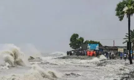 ഒടുവിൽ ആശ്വാസ വാർത്ത..; ബംഗാൾ ഉൾക്കടലിലെ ചുഴലിക്കാറ്റ് ഭീഷണി മാറി; മുന്നറിയിപ്പ് പിൻവലിച്ചു; കേരളത്തിൽ രണ്ട് ജില്ലകളിൽ ഓറഞ്ച് അലർട്ട്; അറിയാം..