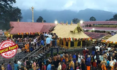 മൊബൈല്‍ ഫോണ്‍ ഉപയോഗിച്ച് ശ്രീകോവിലിന്റെ ഉള്‍വശം ചിത്രീകരിക്കാന്‍ ശ്രമിച്ചു;  സന്നിധാനത്തും സോപാനത്തിന് സമീപവും ഫോട്ടോ, റീല്‍സ് ചിത്രീകരണത്തിന് നിരോധനം; ലംഘിച്ചാല്‍ നിയമ നടപടി സ്വീകരിക്കുമെന്ന് ദേവസ്വം ബോര്‍ഡ്