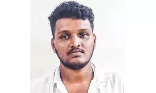 ജോ​ലി വാഗ്ദാനം നൽകി സമീപിച്ചു; ശേഷം ബൈ​ക്കി​ൽ ക​യ​റ്റി ആ​ളൊ​ഴി​ഞ്ഞ പ്ര​ദേ​ശത്തേക്ക് കൊണ്ട് പോയി; അന്യസം​സ്ഥാ​ന തൊ​ഴി​ലാ​ളി​യെ മ​ർ​ദി​ച്ച് പ​ണം കവർന്നു; പ്രതി പിടിയിൽ; സംഭവം പെ​രു​മ്പാ​വൂ​രിൽ