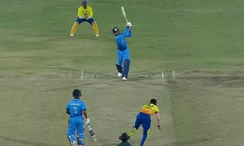 റണ്‍മല ഉയര്‍ത്തി രോഹനും സല്‍മാന്‍ നിസാറും;  പിന്നാലെ നാല് വിക്കറ്റ് പ്രകടനവുമായി നിധീഷ് എംഡി;  മുംബൈയെ അട്ടിമറിച്ച് സഞ്ജുവും സംഘവും; കേരളത്തിന് 43 റണ്‍സിന്റെ തകര്‍പ്പന്‍ ജയം