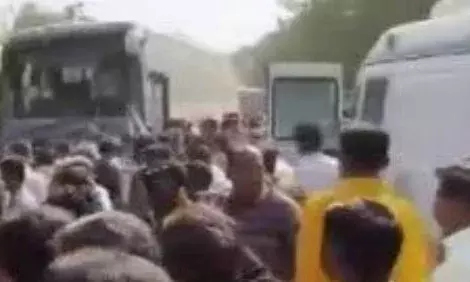 ബസ് നിയന്ത്രണംവിട്ട് മറിഞ്ഞ് വൻ അപകടം; പത്തുപേര്‍ മരിച്ചു; നിരവധിപേർക്ക് പരിക്ക്; ഞെട്ടിപ്പിക്കുന്ന സംഭവം മഹാരാഷ്ട്രയില്‍