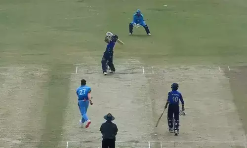 സഞ്ജുവിനെ ബൗള്‍ഡാക്കി തുടക്കമിട്ടു;  പിന്നാലെ സല്‍മാന്‍ നിസാര്‍ പഞ്ഞിക്കിട്ടു;    ചെണ്ടയായി  ഷര്‍ദ്ദുല്‍ ഠാക്കൂര്‍;  നാല് ഓവറില്‍ വഴങ്ങിയത് 69 റണ്‍സ്;  അന്ന് മുംബൈയെ കീഴടക്കിയത് അസ്ഹറുദ്ദീന്റെ സെഞ്ച്വറി മികവില്‍; ഇന്ന് മുംബൈയുടെ വമ്പൊടിച്ച്  രോഹനും സല്‍മാനും