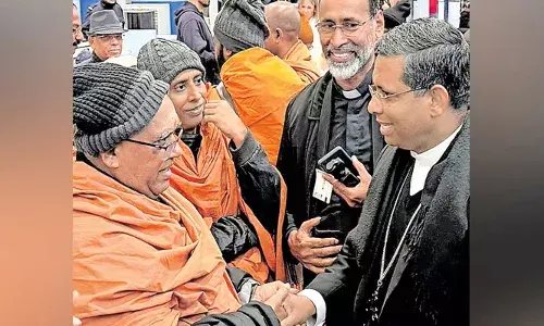 സര്‍വമതസമ്മേളനത്തിന് വത്തിക്കാനില്‍ തുടക്കമായി; സമ്മേളനത്തെ ആശീര്‍വദിച്ച് ഫ്രാന്‍സിസ് മാര്‍പാപ്പ ഇന്നു സംസാരിക്കും:  ഗുരു രചിച്ച ദൈവദശകം ഇറ്റാലിയന്‍ ഭാഷയില്‍ മൊഴിമാറ്റി ആലപിക്കും