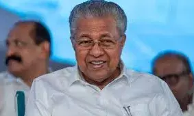 അനര്‍ഹമായി ക്ഷേമപെന്‍ഷന്‍ വാങ്ങിയ സര്‍ക്കാര്‍ ജീവനക്കാര്‍ക്കെതിരെ കര്‍ശന നടപടിയെടുക്കുമെന്ന് മുഖ്യമന്ത്രി; ക്ഷേമ പെന്‍ഷന്‍ തട്ടിപ്പിലെ അടിയന്തര ഉന്നതതല യോഗം തീരുമാനം ഇങ്ങനെ