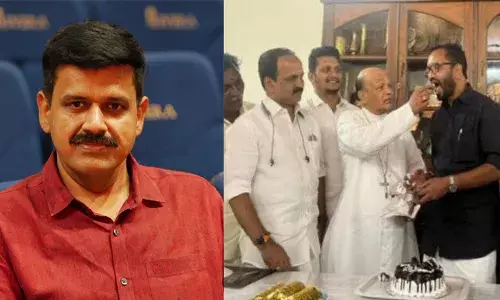 ക്രിസ്മസ് കേക്കുമായി വോട്ടിനുവേണ്ടി ക്രൈസ്തവ ഭവനങ്ങളില്‍ കയറിയിറങ്ങും; എന്നാല്‍ ക്രിസ്മസ് സ്റ്റാര്‍ തൂക്കുന്നത് പോലും വിദ്വേഷപരമായി ചിത്രീകരിക്കും: ബിജെപിക്ക് എതിരെ രൂക്ഷ വിമര്‍ശനവുമായി സന്ദീപ് വാര്യര്‍