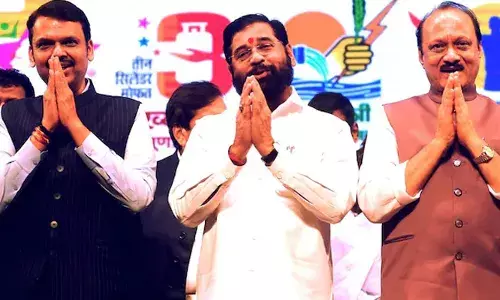 ഷിന്‍ഡെ മുഖം കറുപ്പിച്ച് ജന്മനാട്ടിലേക്ക് പോയെങ്കിലും മഹാരാഷ്ട്രയില്‍ പുതിയ മഹായുതി സര്‍ക്കാരിന്റെ സത്യപ്രതിജ്ഞ ഡിസംബര്‍ അഞ്ചിന് തന്നെ; ആസാദ് മൈതാനത്തെ ചടങ്ങ് പ്രധാനമന്ത്രിയുടെ സാന്നിധ്യത്തിലെന്ന് ബിജെപി; ഫട്‌നാവിസ് മുഖ്യമന്ത്രി ആകുമ്പോള്‍ ശിവസേനയ്ക്കും എന്‍സിപിക്കും ഓരോ ഉപമുഖ്യമന്ത്രി വീതം