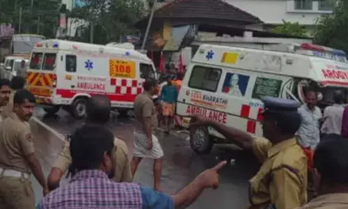 പത്തനാപുരത്ത് രോഗിയുമായി പോയ ആംബുലൻസ് കെഎസ്ആ‌ർടിസി ബസുമായി കൂട്ടിയിടിച്ച് അപകടം; എട്ട് പേർക്ക് പരിക്ക്; ആശുപത്രിയിൽ പ്രവേശിപ്പിച്ചു