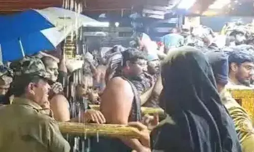 കനത്ത മഴയും ചുഴലിക്കാറ്റും; ശബരിമലയിലെ ഭക്തജന തിരക്കിൽ കുറവ്; തമിഴ്നാട്ടിൽനിന്നുള്ള തീർത്ഥാടകരുടെ എണ്ണം കുറഞ്ഞു