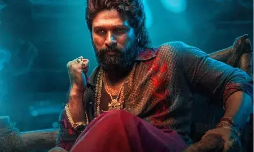 റെക്കോര്‍ഡുകള്‍ തകിടം മറിക്കാന്‍ പുഷ്പ 2; ഒരു ടിക്കറ്റിന് 2,400 രൂപ വരെ, വിറ്റുപോകുന്നത് സൂപ്പര്‍ വേഗത്തില്‍; അഡ്വാന്‍സ് ബുക്കിങ്ങില്‍ തന്നെ സൂപ്പര്‍ഹഹിറ്റായി അല്ലു ചിത്രം