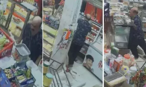 കീറി ഒട്ടിച്ച നോട്ട് സ്വീകരിച്ചില്ല; ബേക്കറി അടിച്ച് തകർത്തു; നാല് ലക്ഷം രൂപയുടെ നാശനഷ്ടം; പ്രതിയെ കസ്റ്റഡിയിലെടുത്ത ശേഷം വിട്ടയച്ചെന്ന് ആരോപണം; സംഭവം തൃശൂരിൽ