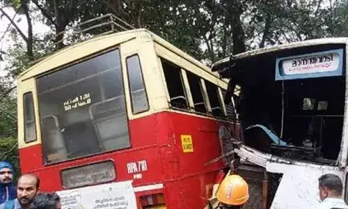 പേരാവൂരില്‍ കെ.എസ്.ആര്‍.ടിസി ബസുകള്‍ കൂട്ടിയിടിച്ചു; പരിക്കേറ്റ 34 പേര്‍ ആശുപത്രിയില്‍; സാരമായി പരിക്കേറ്റത് ഒരു ബസിലെ ഡ്രൈവറിന് മാത്രം