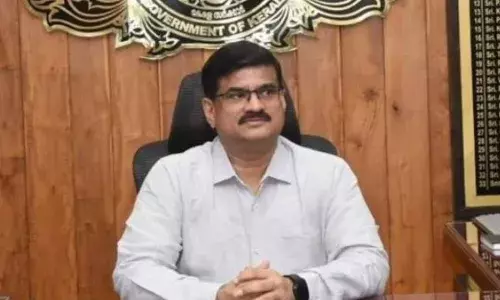 മലപ്പുറത്ത് കളക്ടർ അവധി പ്രഖ്യാപിക്കും മുന്നേ വ്യാജ അവധി മെസേജുകൾ പ്രചരിച്ചു; ആശയക്കുഴപ്പത്തിലായി ജനങ്ങൾ; ഉദ്യോഗസ്ഥർക്ക് രക്ഷിതാക്കളുടെ നിരന്തര ഫോൺ കോൾ; ഒടുവിൽ അവധി പ്രഖ്യാപിച്ച് ജില്ലാ കളക്ടർ