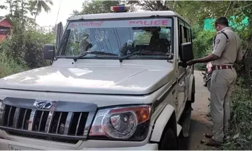 കാട് വൃത്തിയാക്കുന്നതിനിടെ സ്വകാര്യ വ്യക്തിയുടെ പറമ്പിൽ തലയോട്ടി കണ്ടെത്തി; മനുഷ്യന്റേതെന്ന് സംശയം; അന്വേഷണം ആരംഭിച്ച് പൊലീസ്