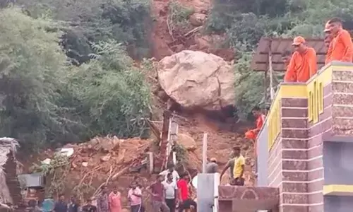 തിരുവണ്ണാമല ഉരുള്‍പൊട്ടലില്‍ മരിച്ചവരുടെ കുടുംബത്തിന് അഞ്ച് ലക്ഷം രൂപ ധനസഹായം; മഴക്കെടുതി ബാധിച്ച 3.54 ലക്ഷം കുടുംബങ്ങള്‍ക്ക് 5,000 രൂപ വീതം നല്‍കുമെന്നും സര്‍ക്കാര്‍ പ്രഖ്യാപനം