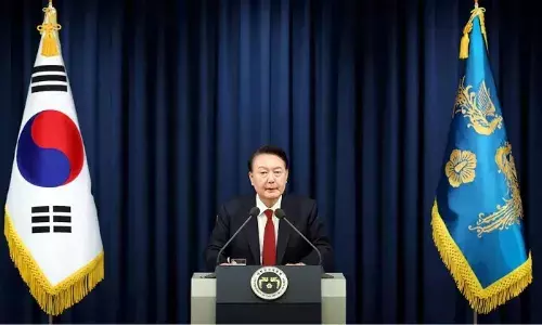 ജനങ്ങളുടെ സ്വാതന്ത്ര്യവും സന്തോഷവും കൊള്ളയടിക്കുന്നു; ഭരണഘടനാ ക്രമം സംരക്ഷിക്കണം; ഇനി അവരുടെ ഭീഷണിയിൽ നിന്നും രാജ്യത്തെ രക്ഷിക്കാൻ സൈനികർക്കെ സാധിക്കൂ..; ദക്ഷിണ കൊറിയയിൽ പട്ടാള ഭരണമേർപ്പെടുത്തി പ്രസിഡൻറ് യൂൻ സുക് യോൾ; പ്രതിഷേധവുമായി പ്രതിപക്ഷം!