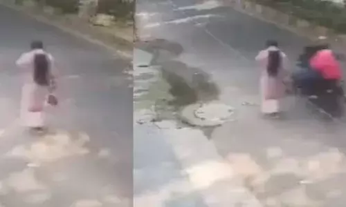 പഴ്സ് തട്ടിപ്പറിക്കാൻ ശ്രമിക്കുന്നതിനിടെ യുവതിയെയും വലിച്ചിഴച്ചുകൊണ്ട് ബൈക്ക് നീങ്ങി; കരഞ്ഞ് നിലവിളിച്ചിട്ടും പിടിവിട്ടില്ല; പരിക്ക്; ഞെട്ടിപ്പിക്കുന്ന ദൃശ്യങ്ങൾ പുറത്ത്; പോലീസ് അന്വേഷണം തുടങ്ങി; സംഭവം ഉത്തർപ്രദേശിൽ