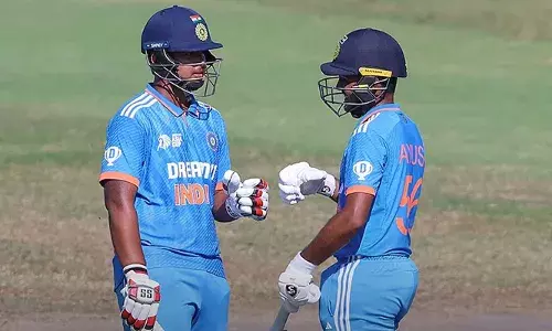 ആദ്യ രണ്ടു മത്സരങ്ങളില്‍ നിറം മങ്ങി;  പിന്നാലെ പതിമൂന്നുകാരന്റെ ബാറ്റിംഗ് വെടിക്കെട്ട്;  ഏഷ്യാകപ്പില്‍ മാറ്റ് തെളിയിച്ച്  രാജസ്ഥാന്റെ വൈഭവ് സൂര്യവംശി;  യുഎഇയെ പത്ത് വിക്കറ്റിന് കീഴടക്കി ഇന്ത്യ സെമിയില്‍