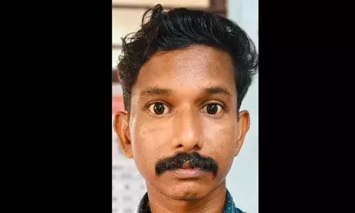 വീട്ടില്‍ ഒറ്റയ്ക്കാണെന്ന് മനസിലാക്കി നോക്കി വച്ചു; ലഹരി മൂത്തപ്പോള്‍ ആസൂത്രിതമായി അതിക്രമിച്ചു കടക്കല്‍; തനിച്ചു താമസിക്കുന്ന സ്ത്രീയെ ബലാല്‍സംഗം ചെയ്യാന്‍ ശ്രമം; യുവാവിനെ ഏറ്റുമാനൂരില്‍ നിന്ന് പൊക്കി കോന്നി പോലീസ്