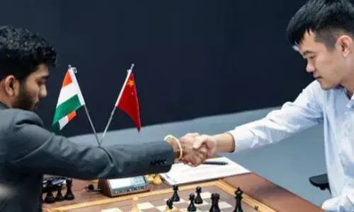 ഏ​റ്റ​വും ദൈ​ർ​ഘ്യ​മേ​റി​യ മത്സരം; വിട്ടുകൊടുക്കാതെ ഗു​കേ​ഷ്; അരങേറിയത് ശ​ക്ത​മാ​യ പോരാട്ടം; ലോക ചെസ് ചാമ്പ്യൻഷിപ്പിന്റെ ഏഴാം റൗണ്ടും സമനിലയിൽ അവസാനിച്ചു