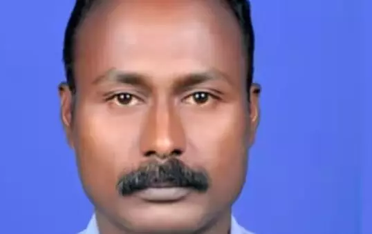 നിയന്ത്രണം തെറ്റിയെത്തിയ കാറിടിച്ച് യുവാവിന് ദാരുണാന്ത്യം; അപകടം മകൾക്ക് മരുന്ന് വാങ്ങാൻ പോകുന്നതിനിടെ; സംഭവം ഇടുക്കിയിൽ നിയന്ത്രണം തെറ്റിയെത്തിയ കാറിടിച്ച് യുവാവിന് ദാരുണാന്ത്യം; അപകടം മകൾക്ക് മരുന്ന് വാങ്ങാൻ പോകുന്നതിനിടെ; സംഭവം ഇടുക്കിയിൽ