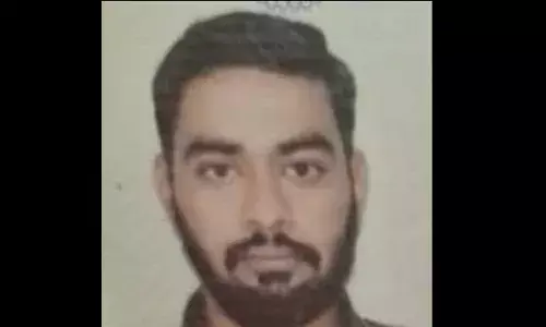 ഫോട്ടോ എടുക്കുന്നതിനിടെ അബദ്ധത്തില്‍ മലമുകളില്‍ നിന്ന് വീണു; യുഎഇയില്‍ കൂട്ടുകാര്‍ക്കൊപ്പം അവധിദിനം ആഘോഷിക്കാന്‍ പോയ കണ്ണൂര്‍ സ്വദേശി മരിച്ചു; സായന്തിന്റെ വിയോഗത്തില്‍ നടുങ്ങി തോട്ടട ഗ്രാമം