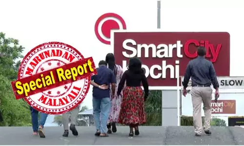 കൊച്ചി സ്മാര്‍ട് സിറ്റി പദ്ധതിയില്‍ നിന്നും ടീകോം ഒഴിവാകുമ്പോള്‍ ആ സ്ഥലം ഇന്‍ഫോ പാര്‍ക്കിന് കൈമാറും; ഊരാളുങ്കലിന് നിര്‍മ്മാണ കരാറും നല്‍കിയേക്കും; ടീകോമിനെ ഒഴിവാക്കുന്നത് റിയല്‍ എസ്‌റ്റേറ്റ് മുതലാളിമാര്‍ക്ക് വേണ്ടിയോ? അടിമുടി ദുരൂഹമായി നഷ്ടപരിഹാരം നല്‍കാനുള്ള നീക്കം; വിഎസിലൂടെ പൂവണിഞ്ഞ ഉമ്മന്‍ചാണ്ടി സ്വപ്നം പിണറായി തകര്‍ക്കുമ്പോള്‍