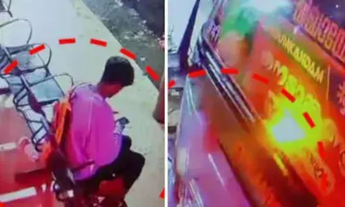 യുവാവിന്റെ ദേഹത്തേക്ക് കുതിച്ചെത്തിയ ബസ് ഇടിച്ചു കയറിയ സംഭവം; ഡ്രൈവറുടെ ലൈസൻസ് സസ്പെൻഡ് ചെയ്തു; ഒരു മാസത്തെ ഡ്രൈവിംഗ് പരിശീലനവും; കടുത്ത നടപടിയുമായി മോട്ടോർ വാഹന വകുപ്പ്