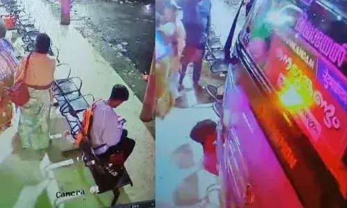 കട്ടപ്പന ബസ് സ്റ്റാന്റില്‍ യുവാവിന്റെ ദേഹത്തേക്ക് ബസ് പാഞ്ഞുകയറിയ സംഭവം; ഡ്രൈവറുടെ ലൈസന്‍സ് സസ്പെന്‍ഡ് ചെയ്തു