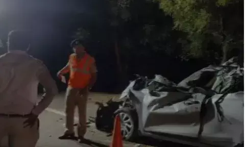 കർണാടകയിൽ കാർ കരിമ്പുകൊയ്യുന്ന യന്ത്രത്തിൽ കൂട്ടിയിടിച്ച് വൻ അപകടം; അഞ്ച് പേർ അതിദാരുണമായി മരിച്ചു; ഡ്രൈവർ ഇറങ്ങിയോടി; പോലീസ് തിരച്ചിൽ തുടങ്ങി