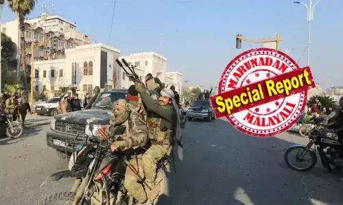 സിറിയയില്‍ വിമതരും സൈന്യവും തമ്മില്‍ പോരാട്ടം ശക്തമായി; രാജ്യം വിടണമെന്ന് ഇന്ത്യക്കാര്‍ക്ക് മുന്നറിയിപ്പ്; ഏറ്റവും നേരത്തെ ലഭിക്കുന്ന വിമാനങ്ങളില്‍ പുറപ്പെടാന്‍  ഇന്ത്യന്‍ അധികൃതരുടെ നിര്‍ദേശം; സിറിയയില്‍ ഉള്ളത്  യു.എന്‍ സംഘടനകളില്‍ പ്രവര്‍ത്തിക്കുന്ന 14 പേര്‍ അടക്കം 90ഓളം ഇന്ത്യന്‍ പൗരന്മാര്‍