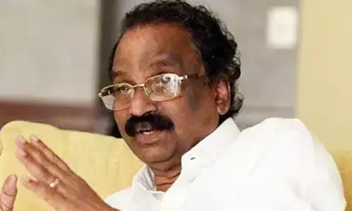 റഗുലേറ്ററി കമ്മീഷന്റെ തലതിരിഞ്ഞ നടപടികള്‍ പ്രതിസന്ധിക്ക് കാരണം; കെ എസ് ഇ ബി പെരുമാറുന്നത് ചക്കിക്കൊത്ത ചങ്കരനെ പോലെ; വൈദ്യുതി വകുപ്പും മന്ത്രിയും അറിയാതെയാണ് പല തീരുമാനങ്ങളും; രൂക്ഷ വിമര്‍ശനവുമായി എ കെ ബാലന്‍