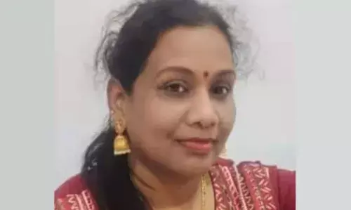 ഒമാനിൽ വാഹനാപകടം; മാന്നാർ സ്വദേശിനിക്ക് ദാരുണാന്ത്യം; നാട്ടിൽ അവധിക്ക് വന്ന് പോയിട്ട് മൂന്ന് മാസം; കണ്ണീരിലാഴ്ന്ന് ഉറ്റവർ! ഒമാനിൽ വാഹനാപകടം; മാന്നാർ സ്വദേശിനിക്ക് ദാരുണാന്ത്യം; നാട്ടിൽ അവധിക്ക് വന്ന് പോയിട്ട് മൂന്ന് മാസം; കണ്ണീരിലാഴ്ന്ന് ഉറ്റവർ!