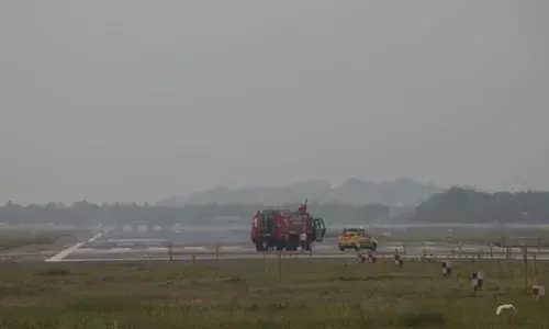 ആരോ പറത്തിയ പട്ടം പറന്നത് രണ്ട് മണിക്കൂര്‍; 200 അടി ഉയരത്തില്‍ പറന്ന പട്ടം കാരണം വഴി തിരിച്ച് വിട്ടതും, പിടിച്ചിട്ടതും ആറ് വിമാനങ്ങള്‍: പട്ടത്തില്‍ വട്ടം കറങ്ങി തിരുവനന്തപുരം വിമാനത്താവളം