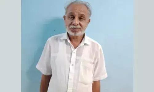 രഹസ്യ വിവരത്തെ തുടർന്ന് പരിശോധന; വിൽപ്പനക്ക് സൂക്ഷിച്ച മദ്യവുമായി വയോധികൻ പിടിയിൽ; പൊലീസ് പിടിച്ചെടുത്തത് പന്ത്രണ്ട് ബോട്ടിൽ പുതുച്ചേരി മദ്യം