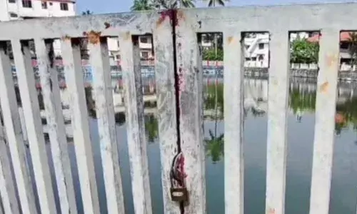 ക്ഷേത്രക്കുളത്തിൽ രണ്ടുപേർ മുങ്ങിമരിച്ചു; അപകടം കുളിക്കാനിറങ്ങിയപ്പോൾ; ഒരാൾ രക്ഷപ്പെട്ടു; സംഭവം തിരുവനന്തപുരത്ത്