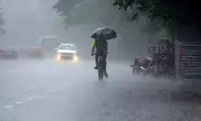 ഇനിയുള്ള രണ്ടു ദിവസം തീവ്ര മഴയ്ക്ക് സാധ്യത; മത്സതൊഴിലാളികള്‍ക്ക് ജാഗ്രതാ നിര്‍ദ്ദേശം; ശബരിമലയിലും കരുതല്‍ വേണം; ഇടിയും മഴയും കാറ്റും തുടരും
