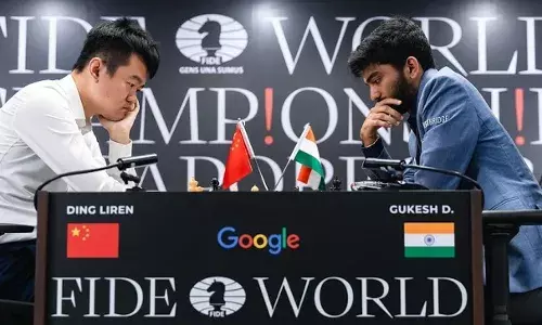 ലോക ചെസ് ചാമ്പ്യൻഷിപ്പ്; വിട്ടുകൊടുക്കാതെ താരങ്ങൾ; പതിമൂന്നാം ഗെയിമും ഒപ്പത്തിനൊപ്പം; വീണ്ടും സമനിലയിൽ പിരിഞ്ഞ് ഗുകേഷും ഡിങ് ലിറനും; നാളെത്തെ മത്സരം നിർണായകം