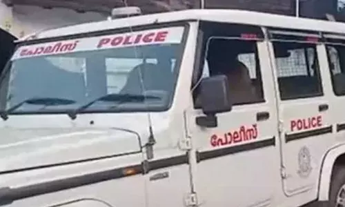 കോളജ് ഹോസ്റ്റലില്‍ ആത്മഹത്യയ്ക്കു ശ്രമിച്ച നഴ്‌സിങ് വിദ്യാര്‍ഥിനിയുടെ നില ഗുരുതരം; മംഗളൂരുവിലെ സ്വകാര്യ ആശുപത്രിയില്‍ കഴിയുന്ന വിദ്യാര്‍ഥിനി ഇപ്പോഴും വെന്റിലേറ്ററില്‍: കഴുത്തിന് മുകളിലേക്ക് പ്രതികരിക്കാതെ ശരീരം