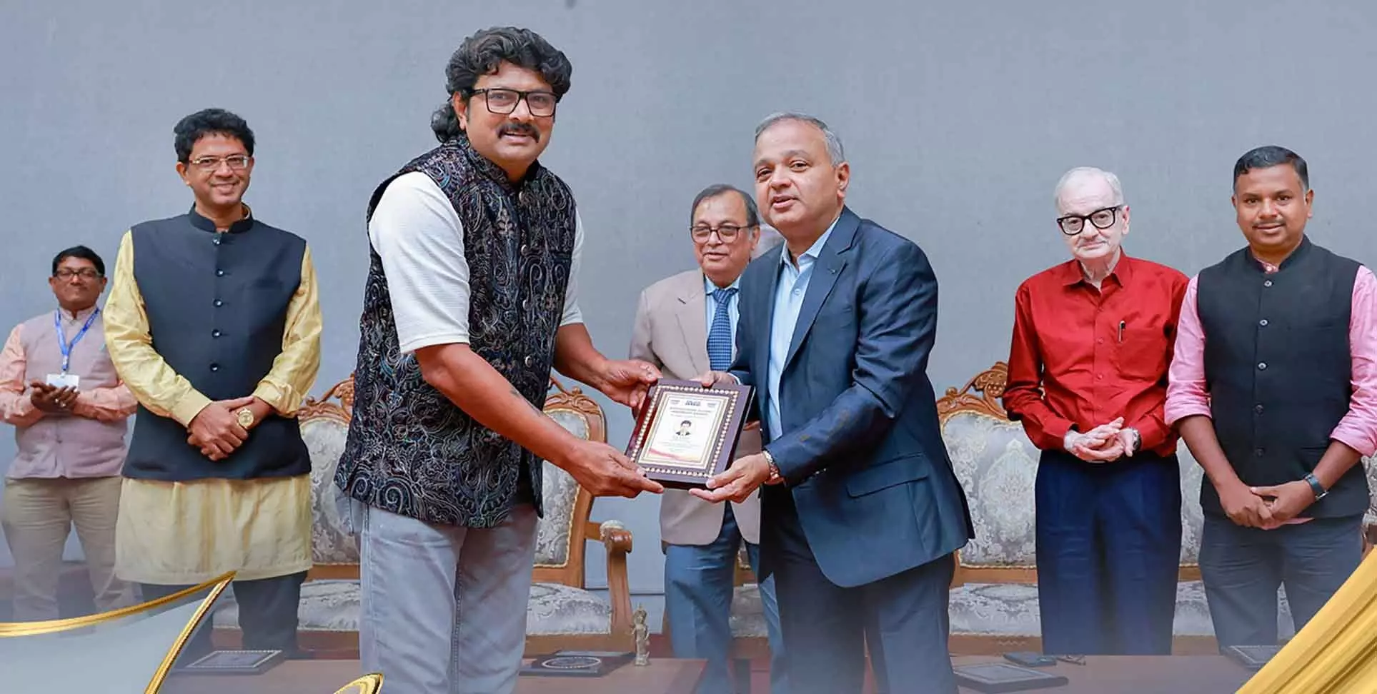 ഏരീസ് ഗ്രൂപ്പ് മാനേജിംഗ് ഡയറക്ടര് ഡോ. പ്രഭിരാജിന് ഡിസ്റ്റിംഗ്വിഷ്ഡ് ഗ്ലോബല് ലീഡര്ഷിപ്പ് അവാര്ഡ് ഏരീസ് ഗ്രൂപ്പ് മാനേജിംഗ് ഡയറക്ടര് ഡോ. പ്രഭിരാജിന് ഡിസ്റ്റിംഗ്വിഷ്ഡ് ഗ്ലോബല് ലീഡര്ഷിപ്പ് അവാര്ഡ്