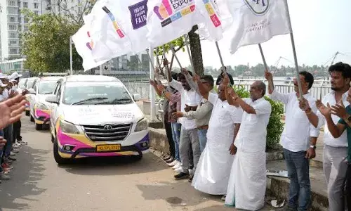 ഐ.എഫ്.എഫ് ഫാഷന്‍ എക്‌സ്‌പോ 2025ന്റെ ക്യാമ്പയിന്‍ കൊച്ചി മറൈന്‍ ഡ്രൈവില്‍