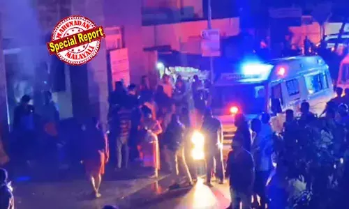 തമിഴ്‌നാട്ടിലെ ദിണ്ടിഗലില്‍ സ്വകാര്യ ആശുപത്രിയില്‍ വന്‍ തീപിടിത്തം; മൂന്ന് വയസുകാരന്‍ അടക്കം ഏഴ് പേര്‍ മരിച്ചു; ആറ് പേര്‍ ലിഫ്റ്റില്‍ കുടുങ്ങി; രോഗികളെ മാറ്റാനുള്ള ശ്രമം തുടരുന്നു; അപകട കാരണം, ഷോര്‍ട്ട് സര്‍ക്യൂട്ട് എന്ന് പ്രാഥമിക നിഗമനം